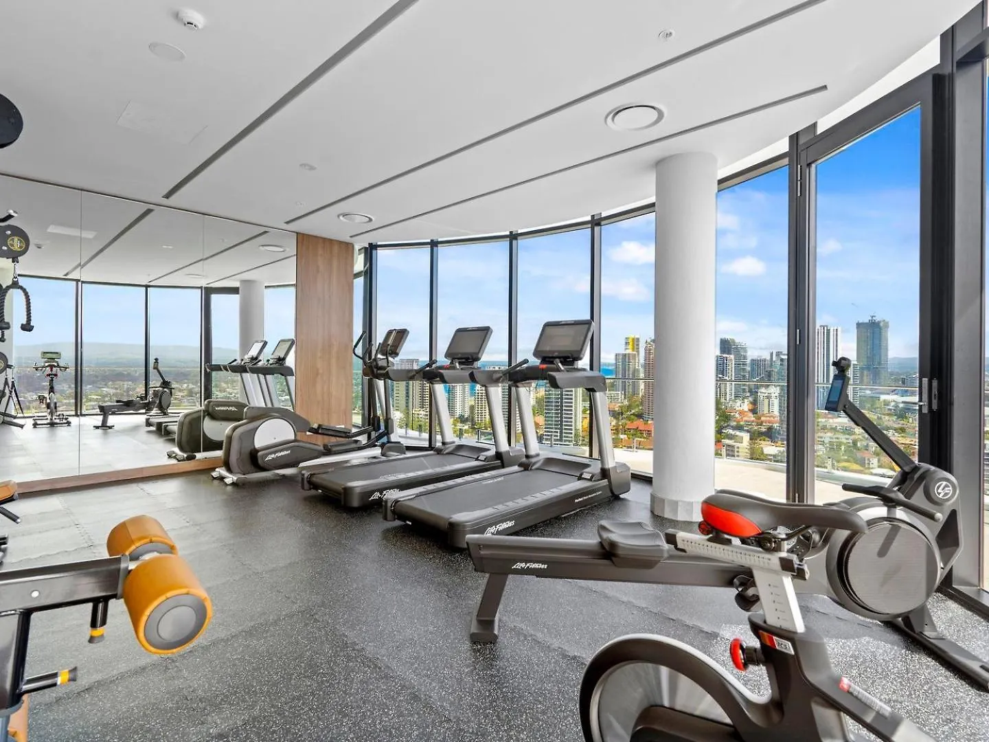 Apartment Modern 2 Bedroom Unit At The Gallery Residences In Broadbeach - Q Stay Gold Coast Australia