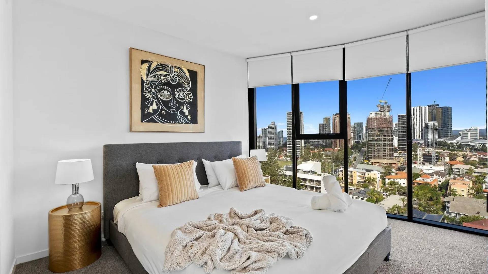 Modern 2 Bedroom Unit At The Gallery Residences In Broadbeach - Q Stay Gold Coast Apartment