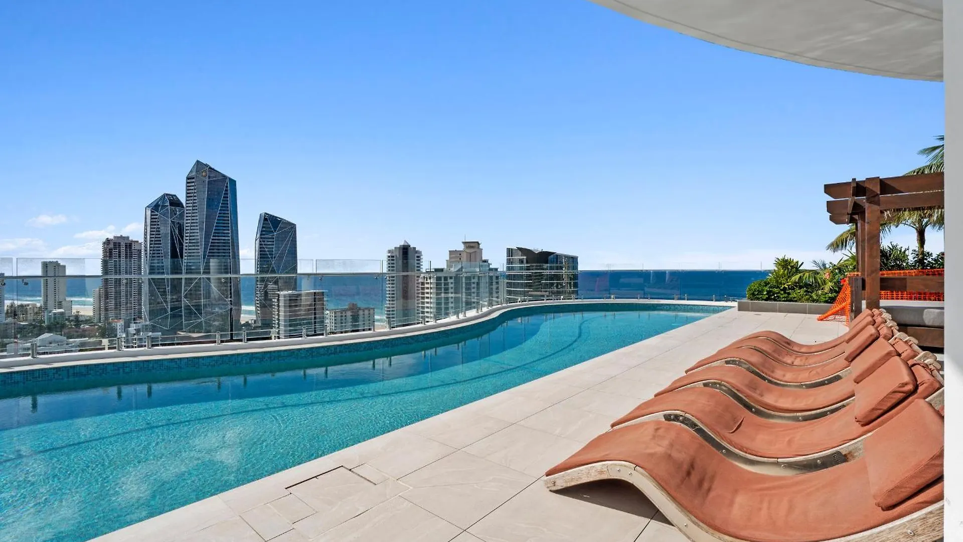 Modern 2 Bedroom Unit At The Gallery Residences In Broadbeach - Q Stay Gold Coast